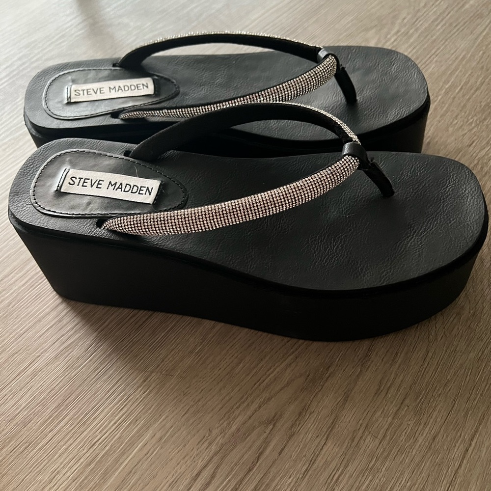 Steve madden platform flops
